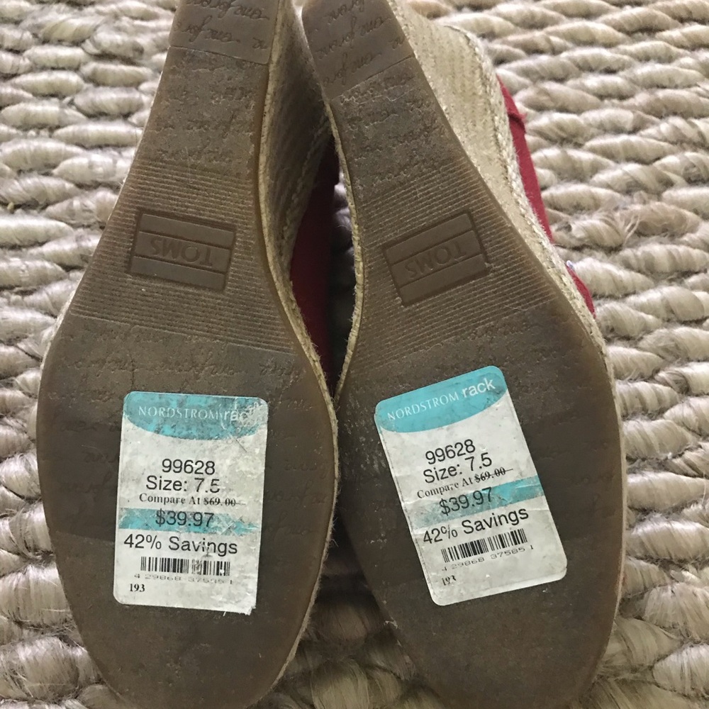 Toms Red Wedges